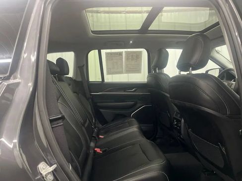 Used 2023 Jeep Grand Cherokee 4WD 4xe image 15