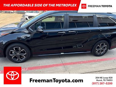 Used 2025 Toyota Sienna Platinum