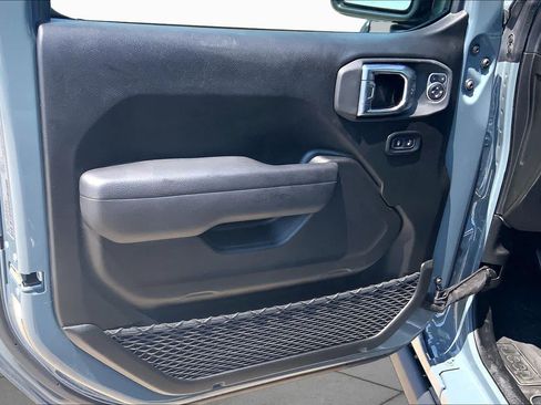 Used 2025 Jeep Wrangler Sport AWD/4WD image 18