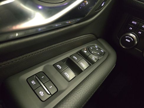 Certified 2024 GMC Yukon Denali image 31