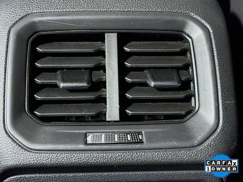 Used 2023 Volkswagen Taos SE image 25