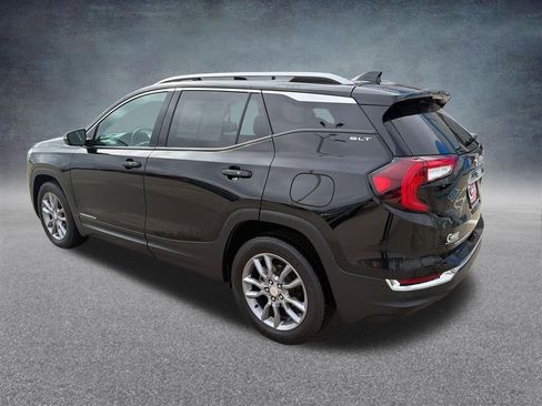 Used 2022 GMC Terrain SLT w/ Infotainment Package II AWD/4WD image 3