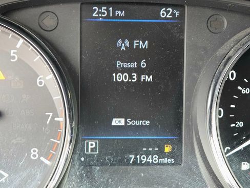 Used 2019 Nissan Rogue SV image 14