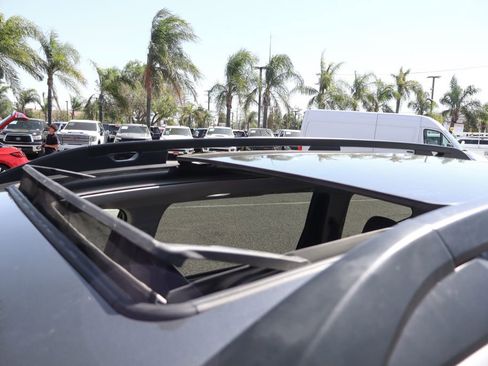 Used 2019 Subaru Ascent Limited image 28