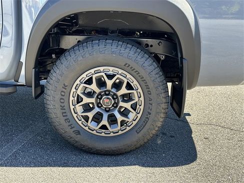 New 2026 Nissan Frontier PRO-4X w/ Pro-4x Convenience Package image 14