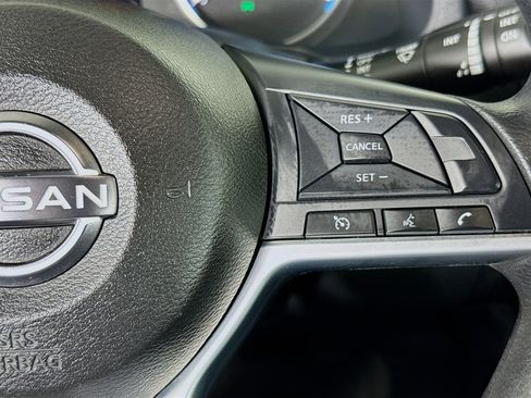 Used 2023 Nissan Leaf S image 14