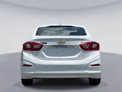 Used 2019 Chevrolet Cruze LT FWD image 4