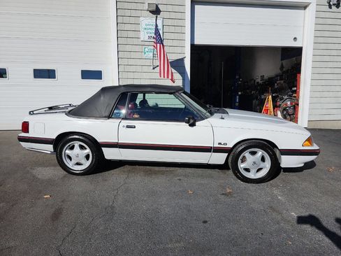 Used 1991 Ford Mustang LX image 3
