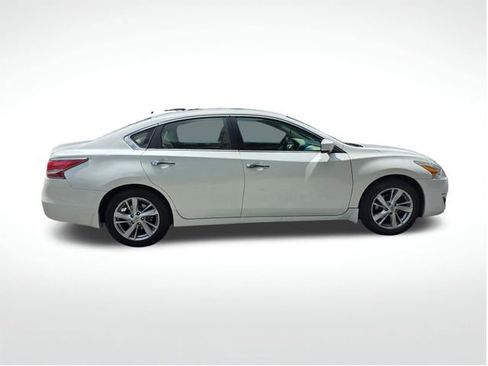Used 2015 Nissan Altima 2.5 SL w/ Moonroof Package FWD image 11