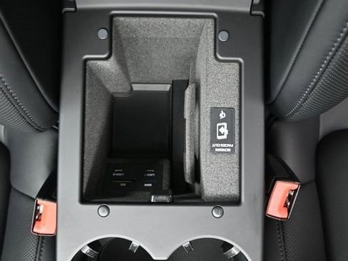 Certified 2026 Porsche Macan image 25