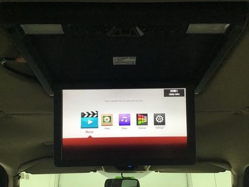 Used 2023 Chevrolet Express 2500 image 47