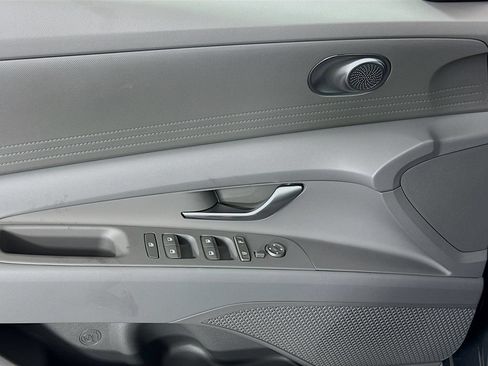 New 2026 Hyundai Elantra SE w/ Cargo Package FWD image 18