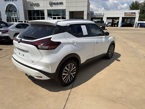 Used 2023 Nissan Kicks SV FWD image 16