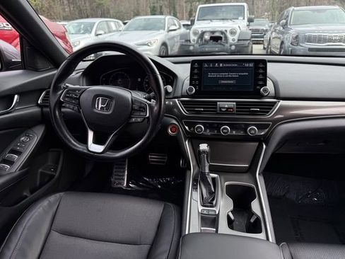 Used 2018 Honda Accord Sport image 15