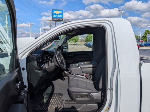 Used 2024 Chevrolet Silverado 2500 LT w/ Convenience Package AWD/4WD image 9