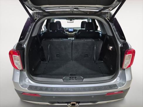 Used 2021 Ford Explorer XLT w/ Equipment Group 202A image 19