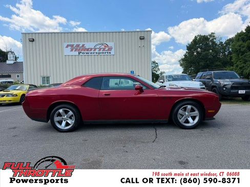 Used 2009 Dodge Challenger R/T RWD image 12