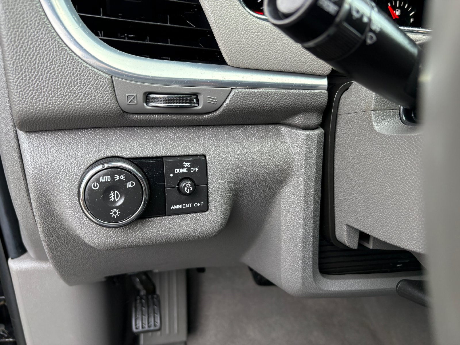 Used 2017 Chevrolet Traverse LT FWD image 39
