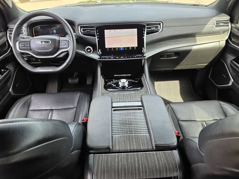 Used 2024 Jeep Wagoneer Series II AWD/4WD image 29