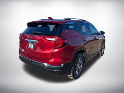 Used 2023 GMC Terrain SLT w/ Tech Package FWD image 3