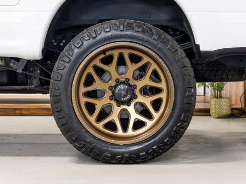 Used 2022 Ford F350 Platinum AWD/4WD image 39