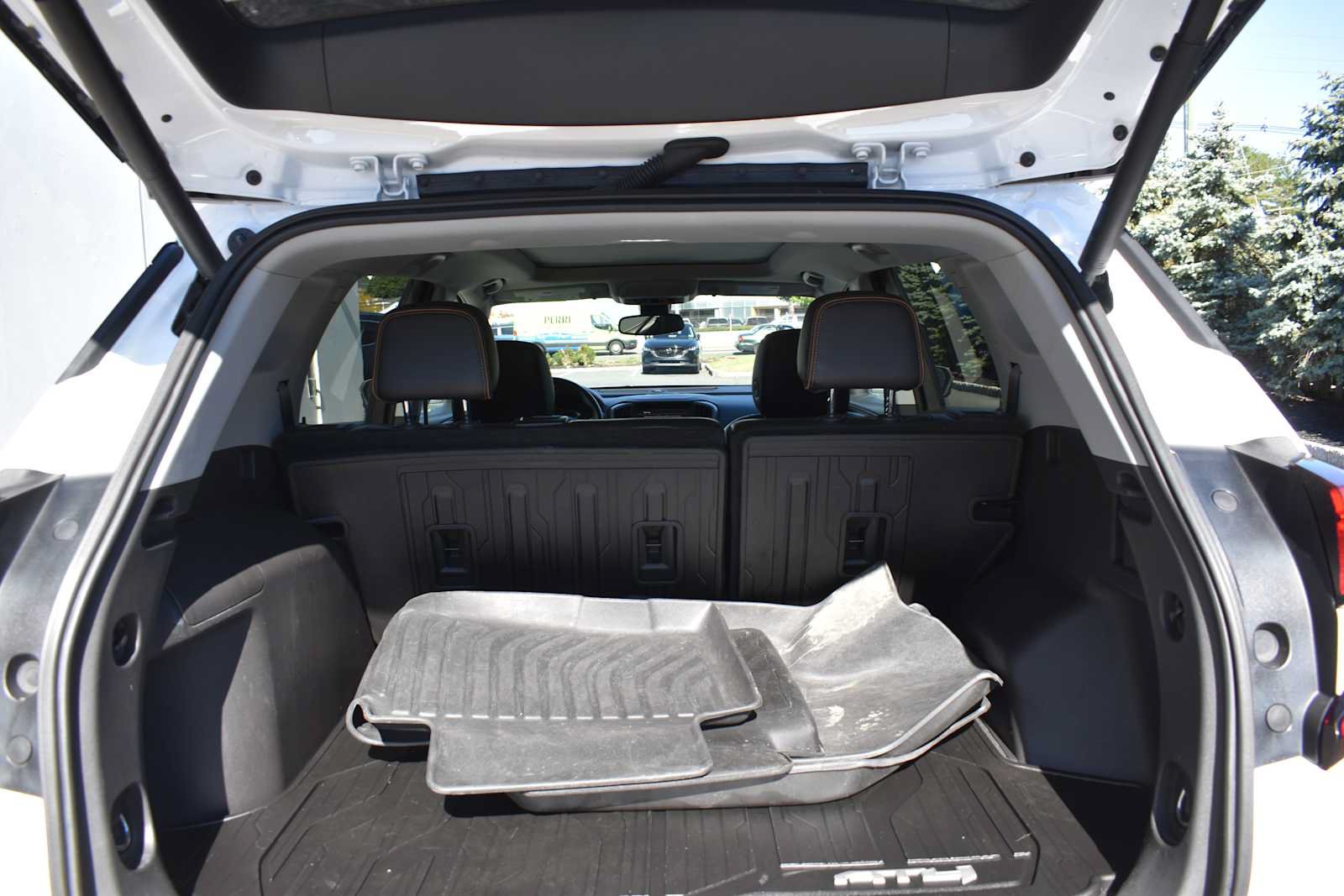 Used 2022 GMC Terrain AT4 w/ Infotainment Package II AWD/4WD image 8