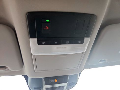 Used 2023 Nissan Rogue SV image 24