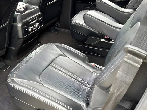 Used 2019 Ford Expedition Limited image 20