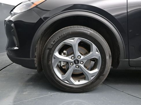 Certified 2025 Ford Escape ST-Line AWD/4WD image 12