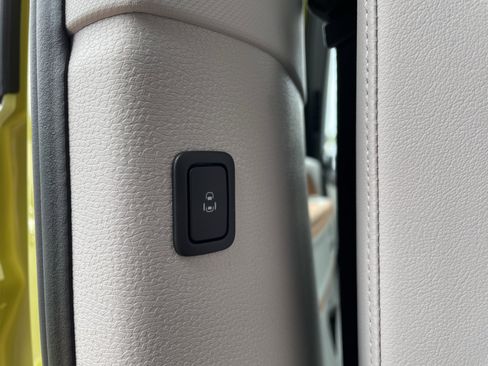 New 2025 Volkswagen ID. Buzz 1st Edition RWD image 13