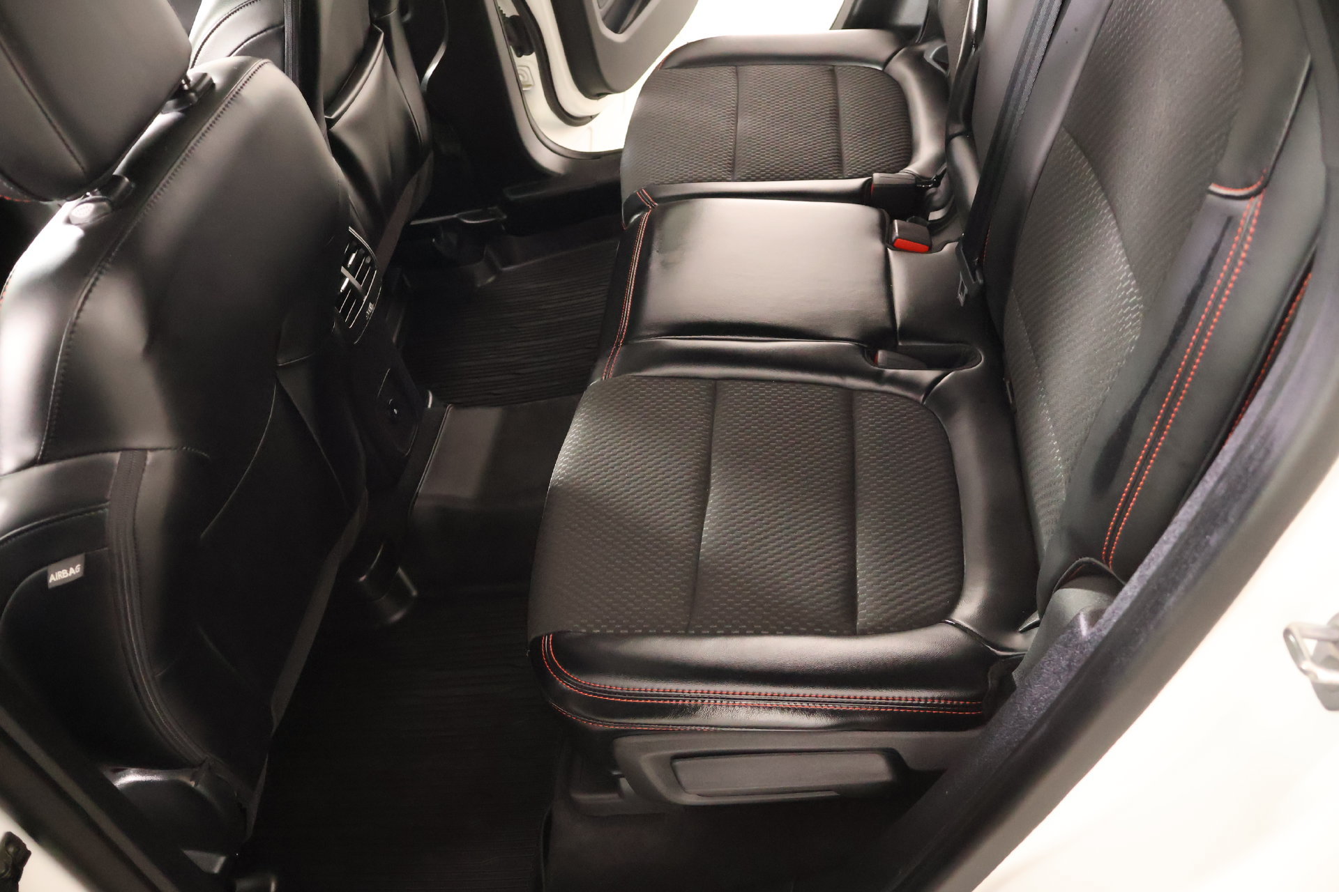 Used 2023 Ford Escape ST-Line FWD image 13