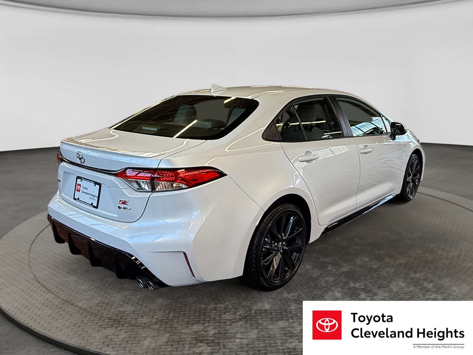 Used 2026 Toyota Corolla SE FWD image 5