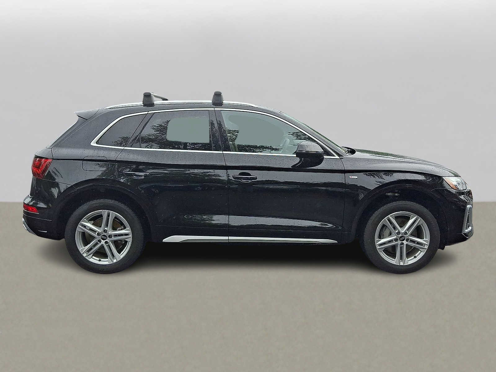 Used 2024 Audi Q5 e Premium w/ Convenience Package AWD/4WD image 32
