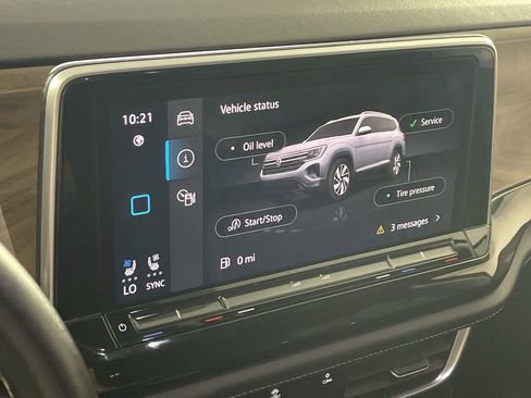 Used 2025 Volkswagen Atlas SE image 17