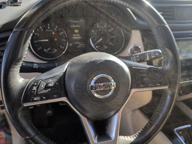 Used 2017 Nissan Rogue SV AWD/4WD image 19