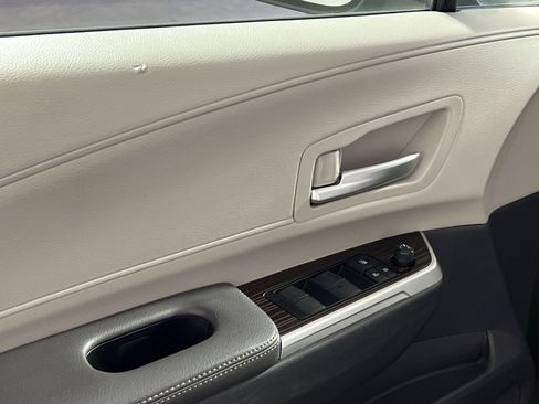 Used 2021 Toyota Sienna XLE image 15