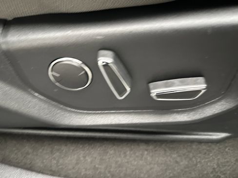 Used 2018 Ford F150 XLT w/ Equipment Group 302A Luxury image 26