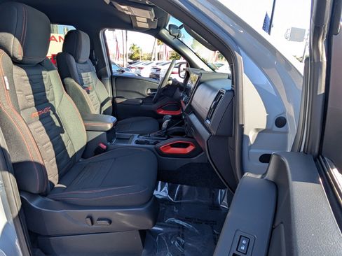 Certified 2025 Nissan Frontier PRO-4X image 16