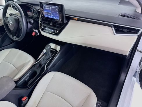 Used 2022 Toyota Corolla LE image 29