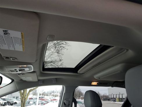 Certified 2023 Toyota Sienna XLE w/ XLE Plus Package image 19