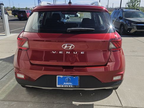 Used 2025 Hyundai Venue SEL FWD image 6