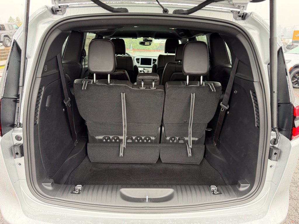 New 2026 Chrysler Pacifica Select FWD image 11