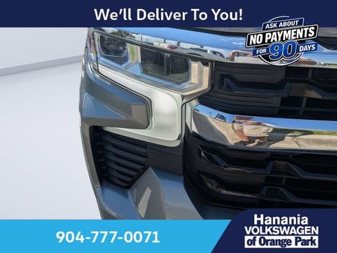 Used 2023 Chevrolet Silverado 1500 LT w/ Leather Package AWD/4WD image 9