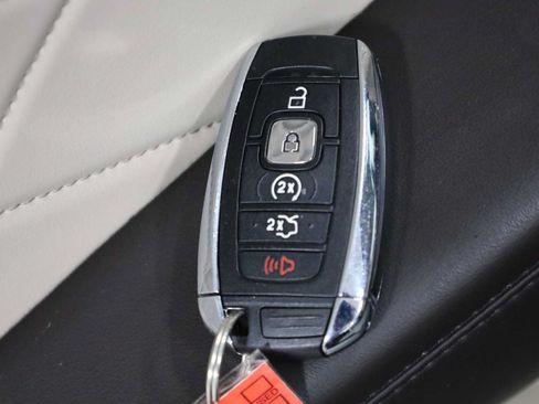 Used 2017 Lincoln MKC Select w/ Select Plus Package AWD/4WD image 40