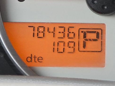 Used 2015 Nissan Frontier Desert Runner image 16