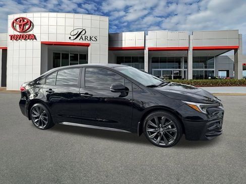 Certified 2025 Toyota Corolla SE image 1