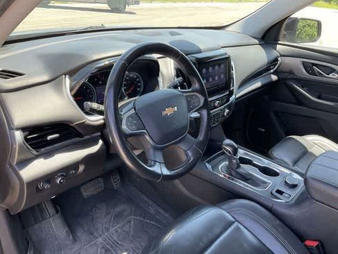 Used 2021 Chevrolet Traverse LT w/ LT Premium Package AWD/4WD image 10