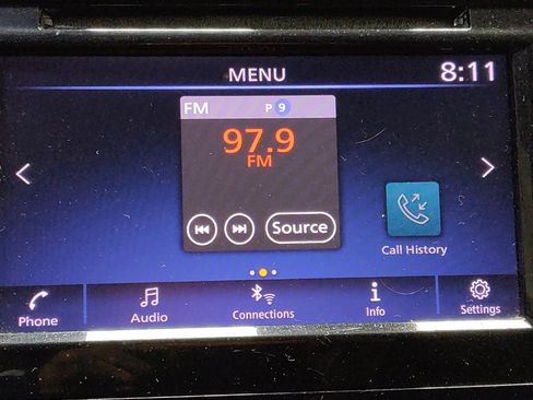 Used 2018 Nissan Rogue SV image 25