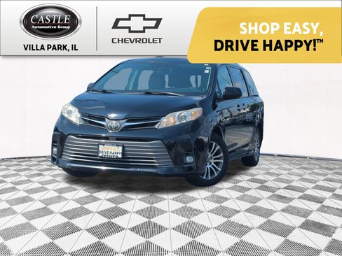 Used 2018 Toyota Sienna XLE w/ XLE Navigation Package FWD image 1