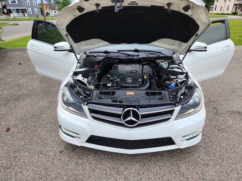 Used 2014 Mercedes-Benz C 250 Coupe image 21